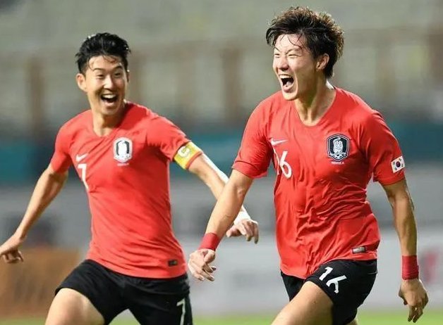 鲁本·阿莫林赛后力挺约罗：从失误中成长，曼联未来可期